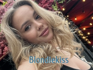 Blondiekiss