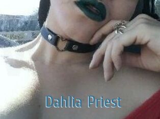 Dahlia_Priest