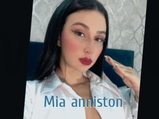 Mia_anniston